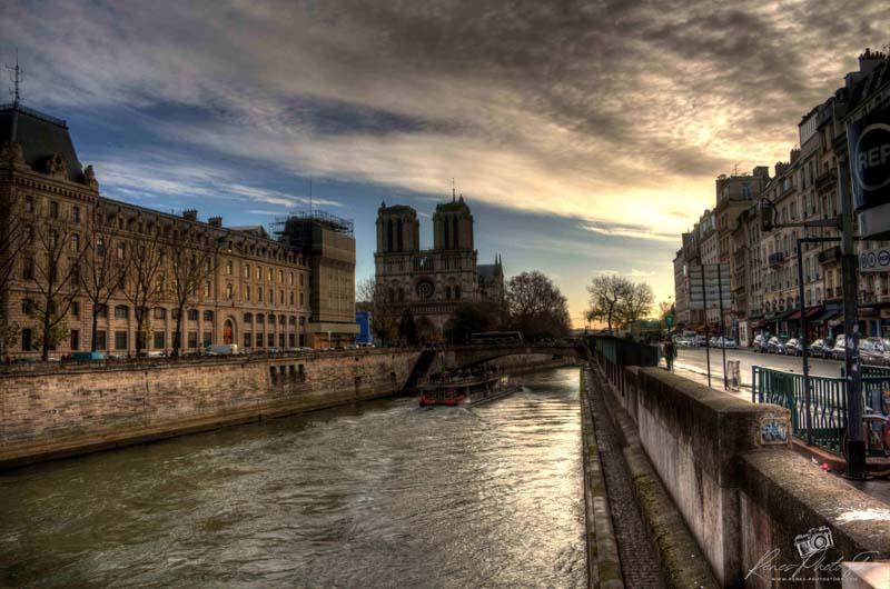 Notre-Dame de Paris Front at Golden Hour | Cathedral Façade Photo