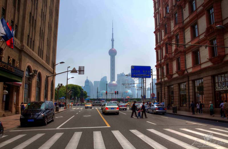 Nanjing Road to Shanghai Bund View | Oriental Pearl Photo Download