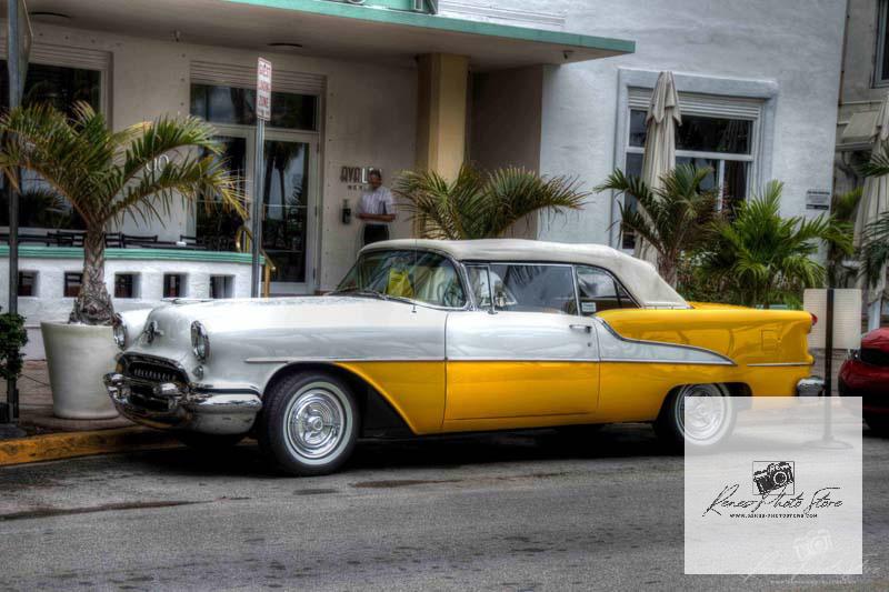 1955 Oldsmobile at Avalon Hotel | Ocean Drive Photo