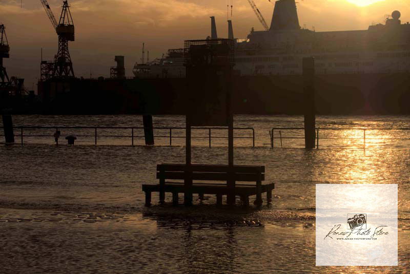 High Tide at Hamburg Harbor with Shipyards | Industrial Seascape Photo Download