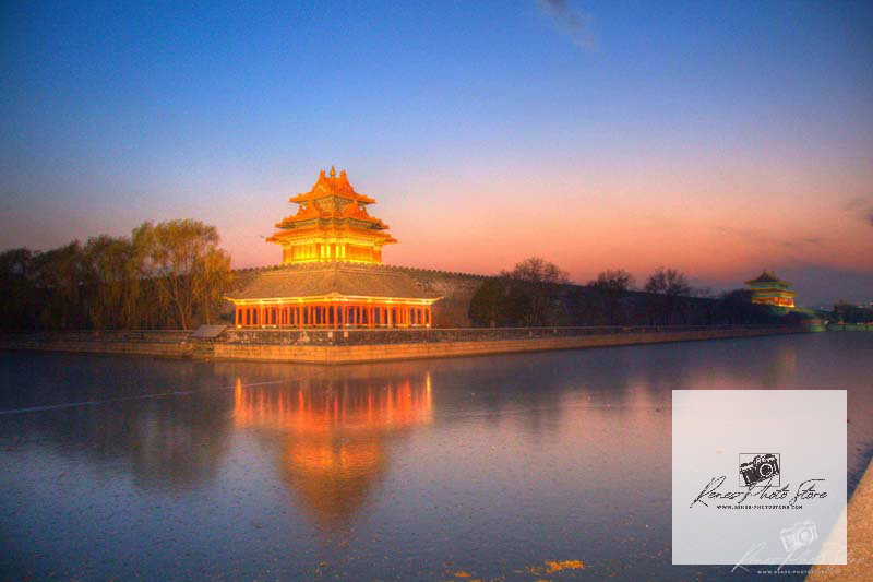 Forbidden City Corner Tower at Dusk | Beijing Moat Reflection Photo Download