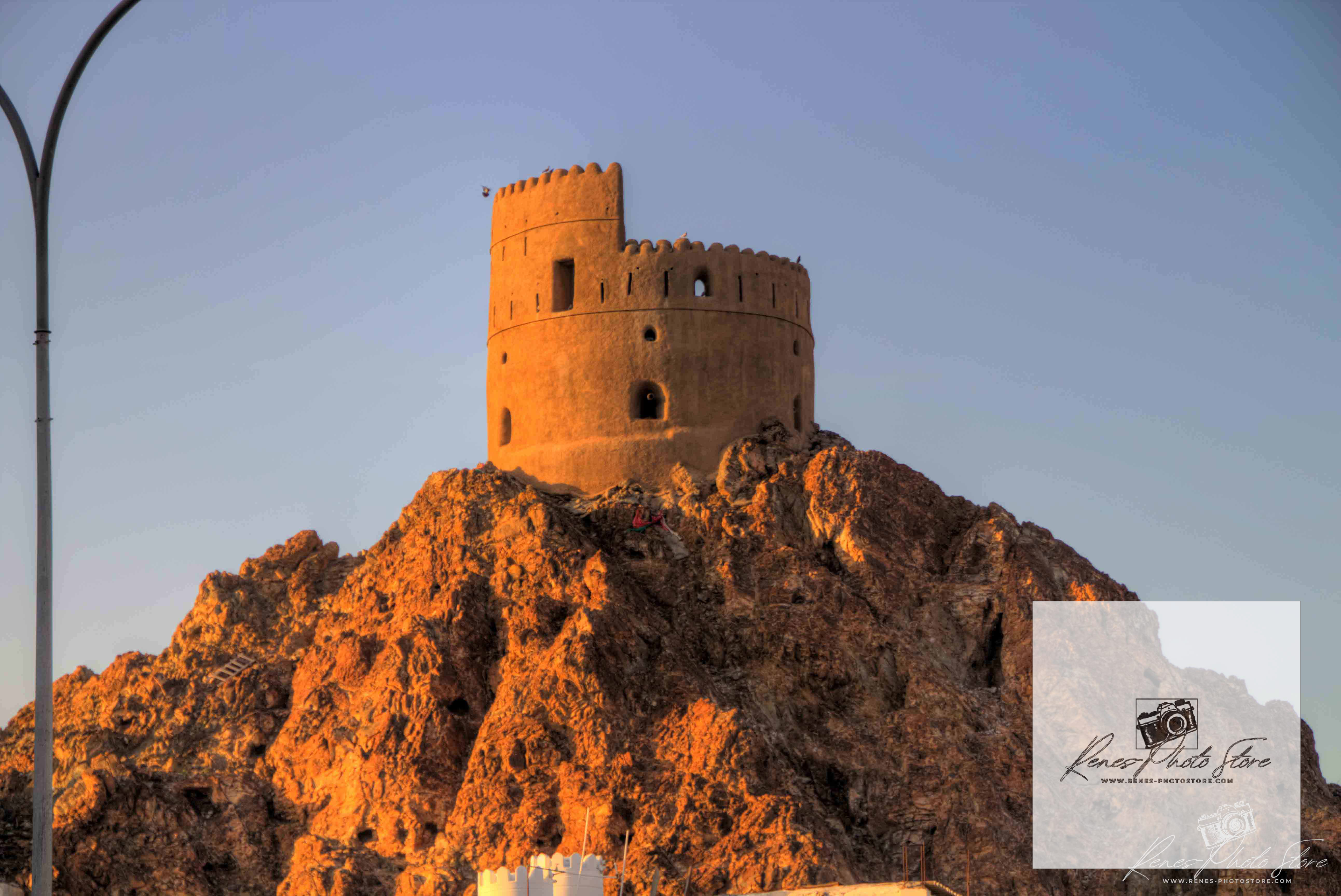 Muttrah Watchtower in Muscat, Oman | Desert Fortress Photo Download
