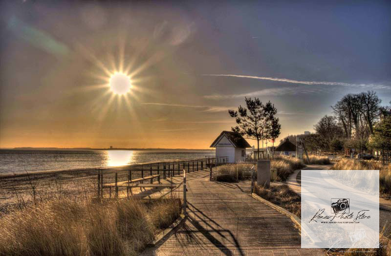 Scharbeutz Baltic Sea Boardwalk at Sunset | Lübecker Bucht Promenade Photo Download