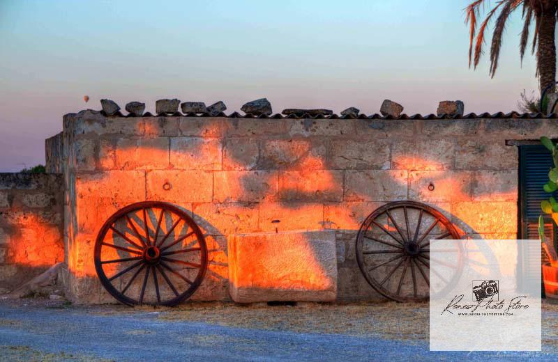 Rustic Finca Wall at Sunset | Manacor Countryside, Mallorca – Photo Download