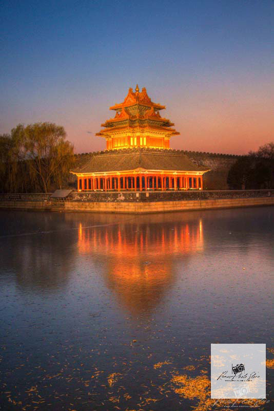 Corner Tower of the Forbidden City at Dusk, Beijing | Reflections on the Moat Photo Download