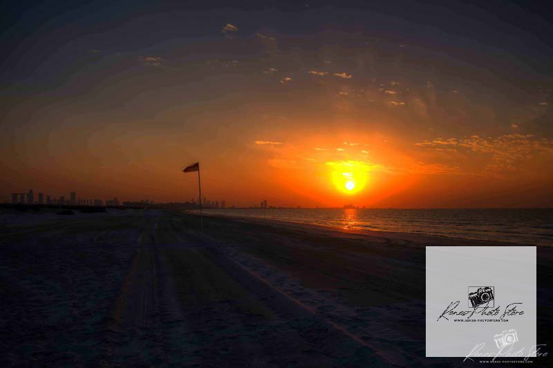 Sunset over Saadiyat Island Beach, Abu Dhabi | Tranquil Arabian Gulf Horizon Photo Download