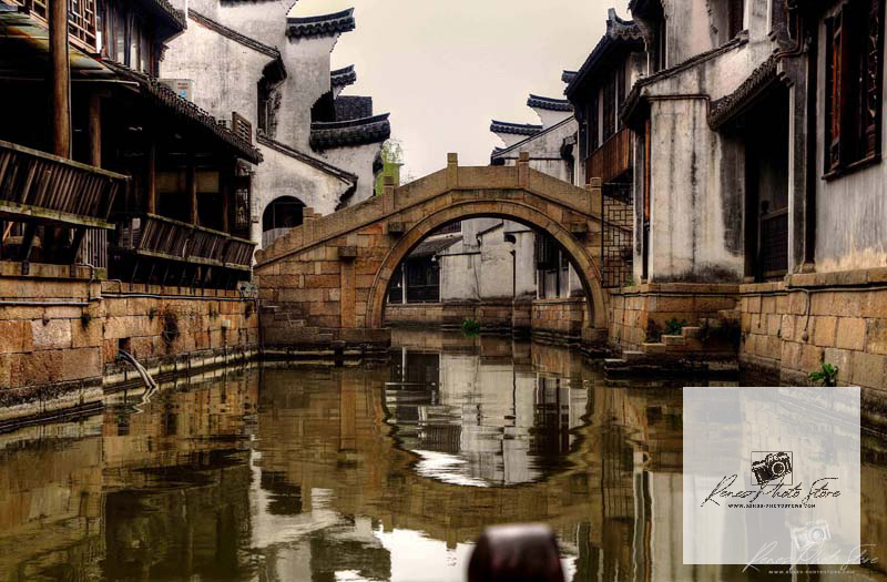 Ancient Stone Arch Bridge in Jiaxing City Water Town | Historic Canal Landscape Photo Download